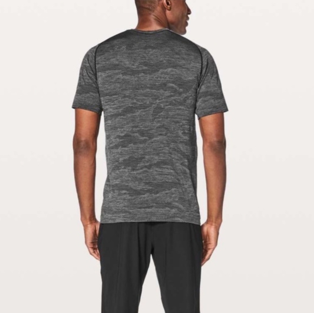 Lululemon Mens Metal Vent Tech Camo Short Sleeve Shirt Size XL - Picture 2 of 11